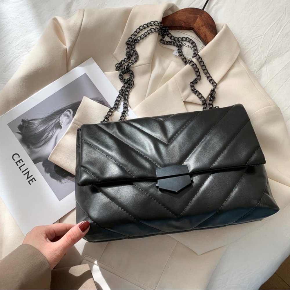 Luxe Black Attitude Bag